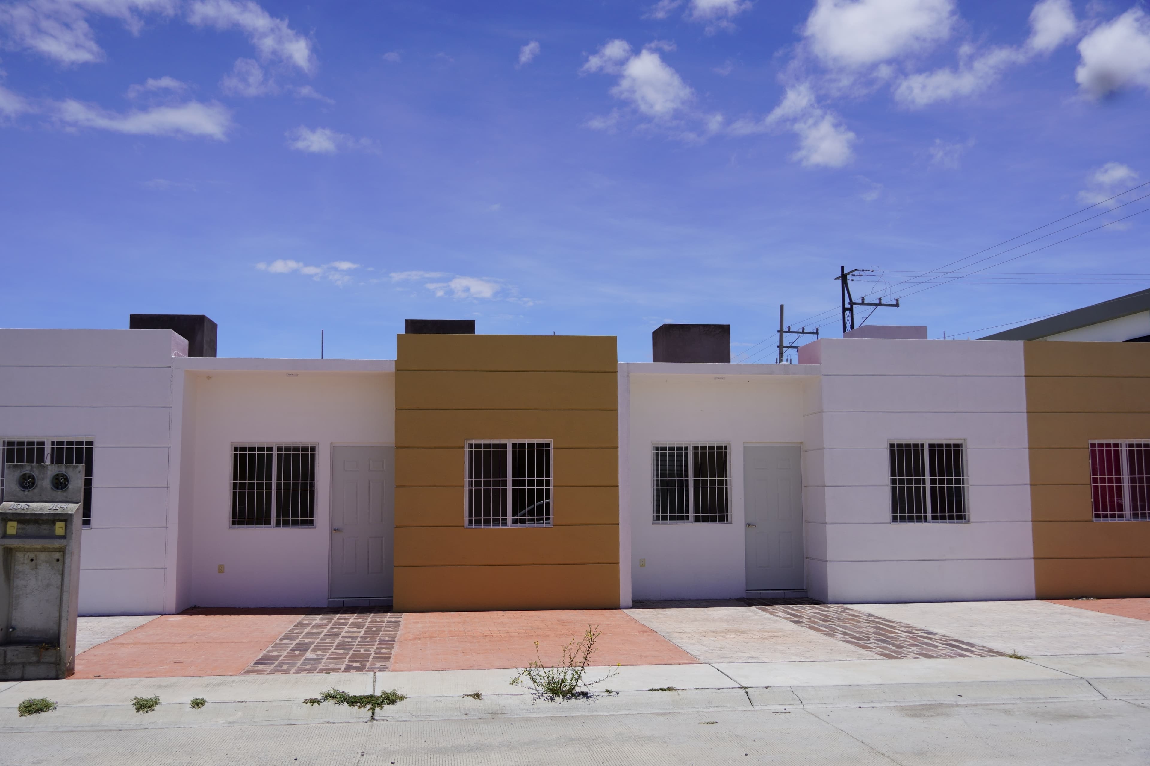 Fachada de casa nueva en San Felipe
